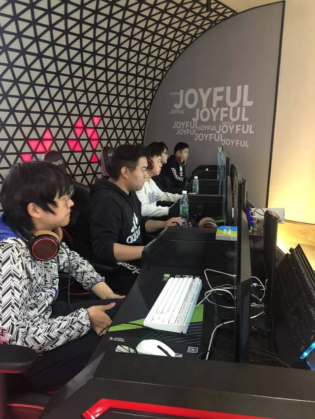 对球门持球 对球门持球