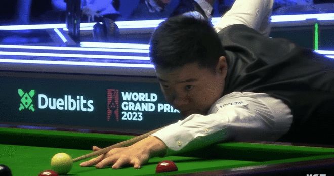 拉长到整个 拉长到整个